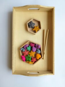 Little Ones Play: Montessori Transferring tray for 2 to 3 year olds