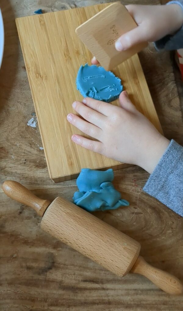 Little ones: sensory play tools wooden scraper